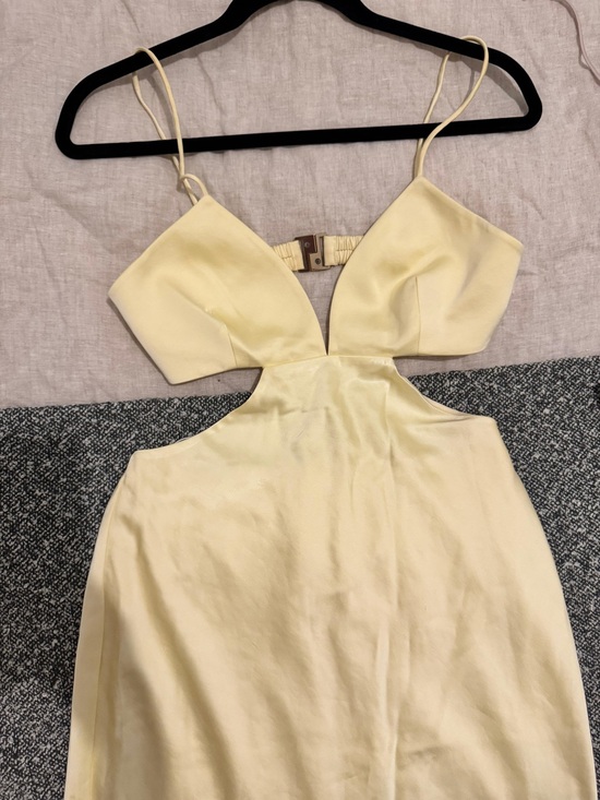 Significant Other Dresses & Skirts - Elegant Yellow Cutout Satin Dress- Significant other SIZE S / One time used